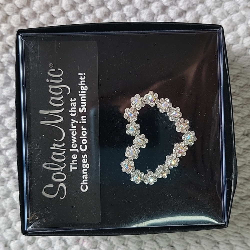 Solar Magic silver‎ Floral heart pin/brooch